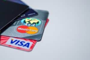 Cartes de débit Visa et Mastercard